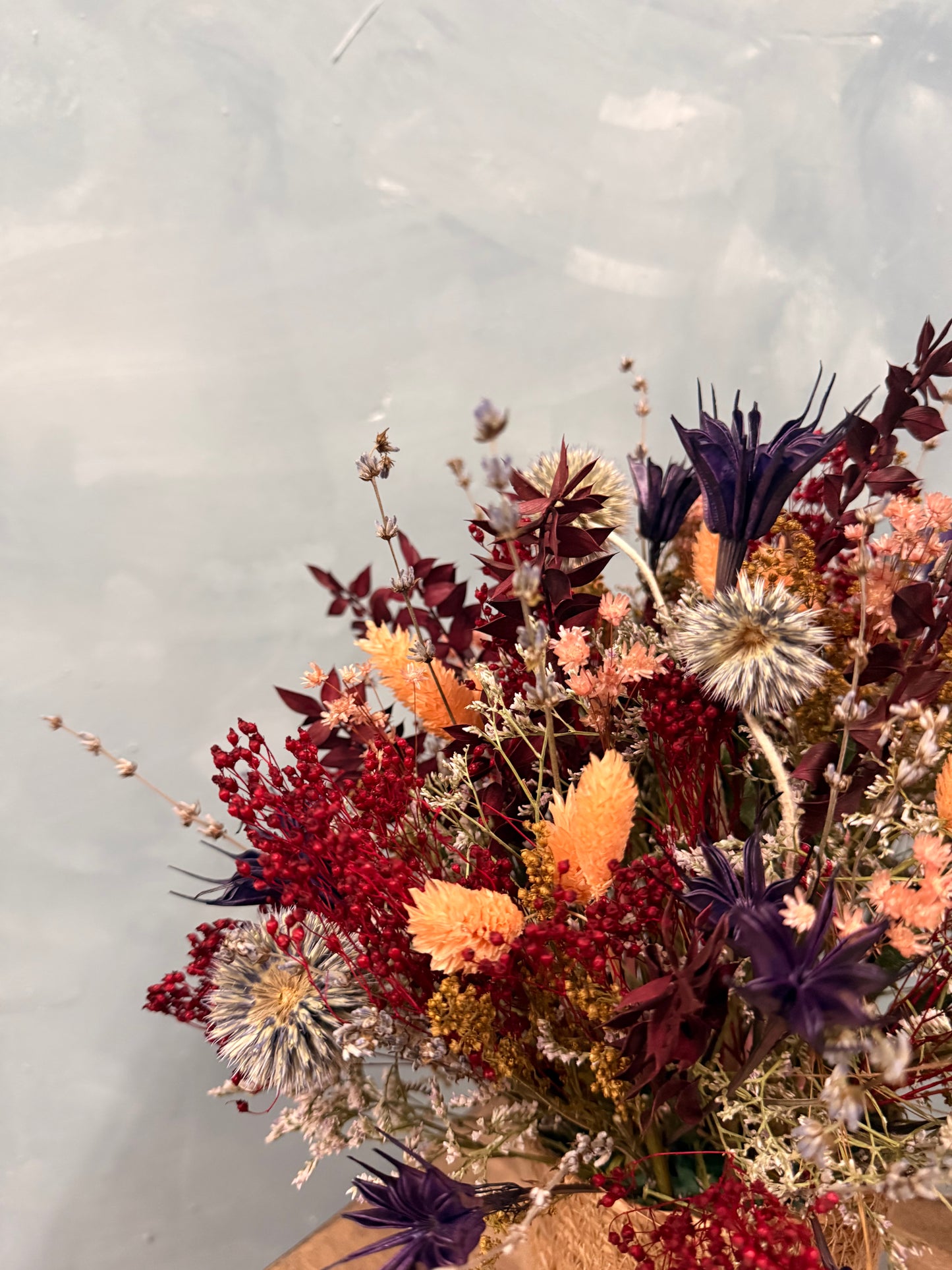 Cesto pequeño de flores secas y preservadas · Personalizable