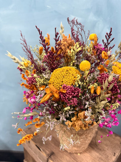 Cesto pequeño de flores secas y preservadas · Personalizable