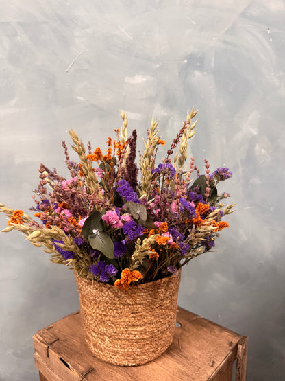 Cesto mediano de flores secas y preservadas · Personalizable