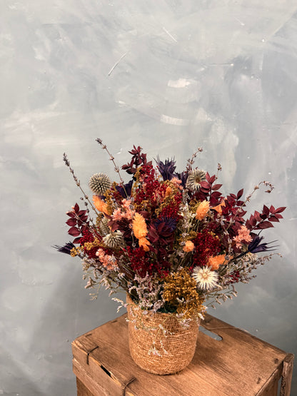 Cesto pequeño de flores secas y preservadas · Personalizable